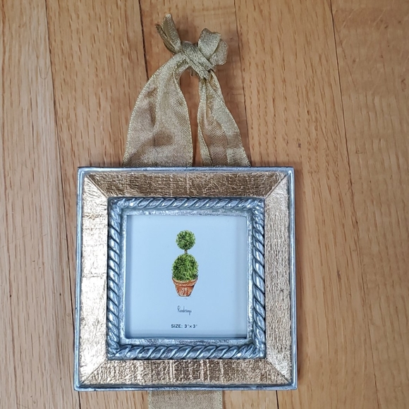 Hanging double frames. - Picture 2 of 3